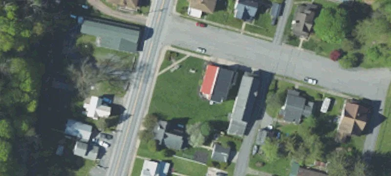 24 Thompson St