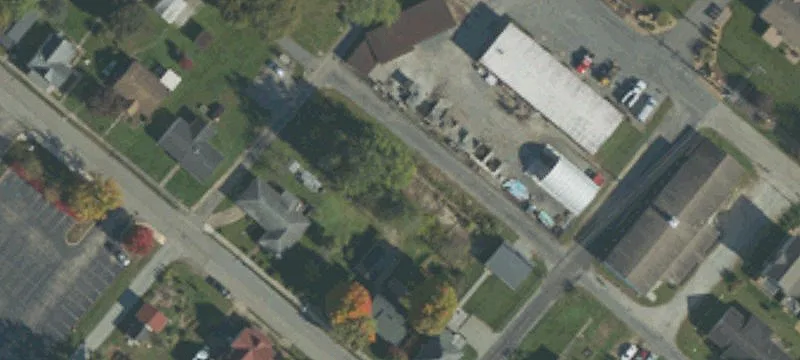 305 Hickory St