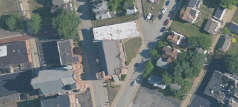 221 Rdg Ave