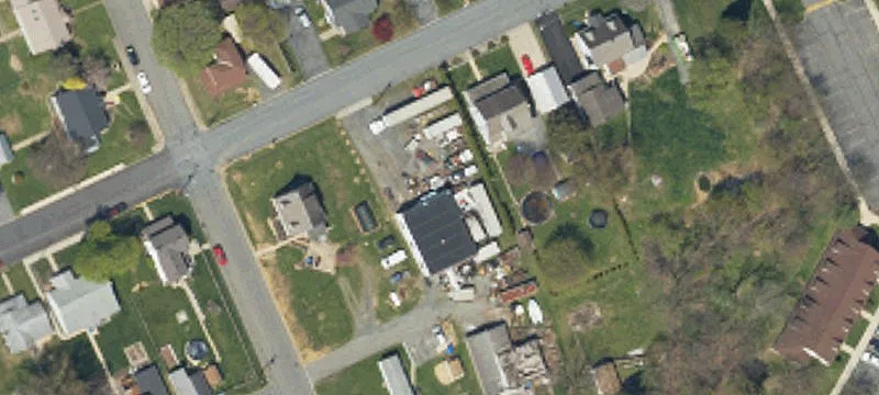 306 Oak St