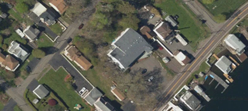 1733 Lakeside Dr