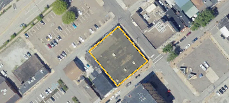 300 Broadway St