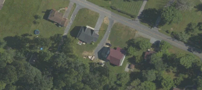 1411 Foot Of 10th Rd