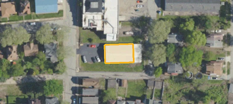905 Martha St