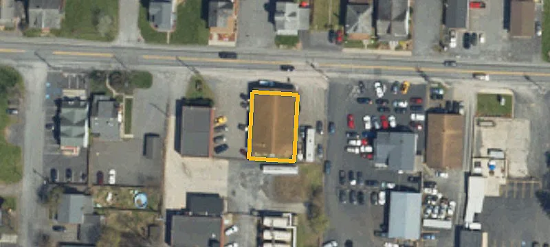 1737 Main St