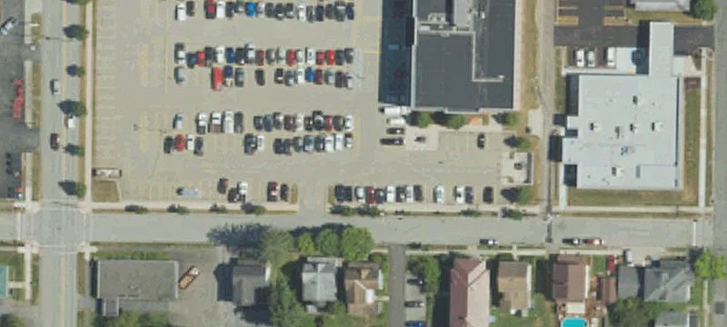 Race St