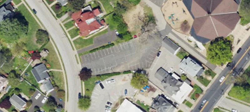 Roberts Ave