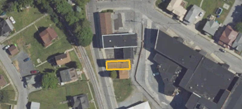 413 Main St