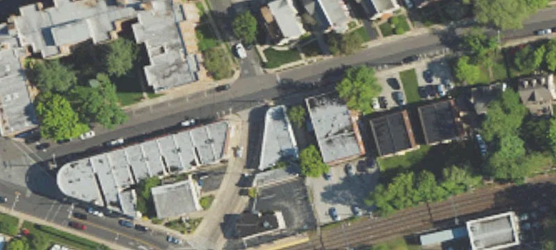 Woodland Ave