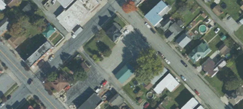 411 Ctr St
