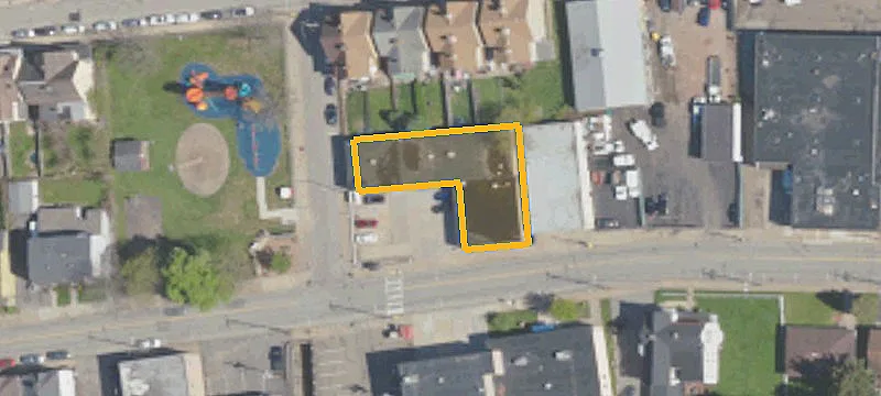 1608 Main St