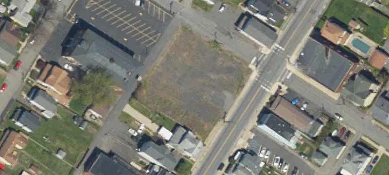 702 Main St