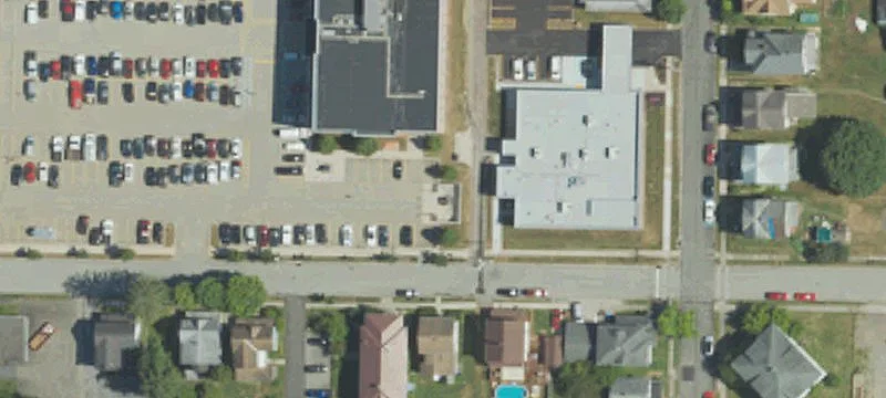 Race St