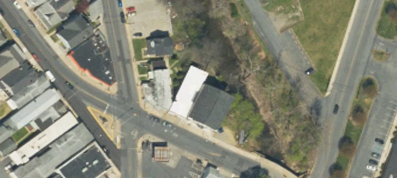 1065 Main St