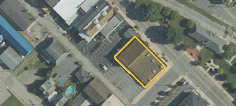 1320 Graham Ave