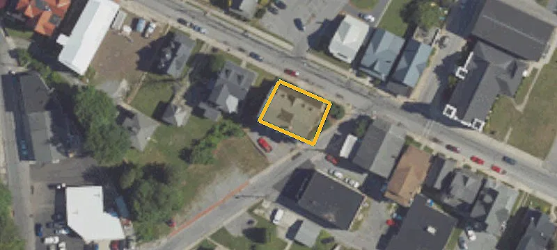 320 Main St