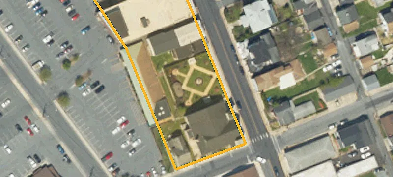 1912 Main St