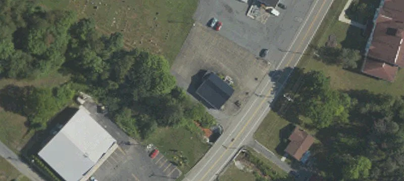 976 Barn St