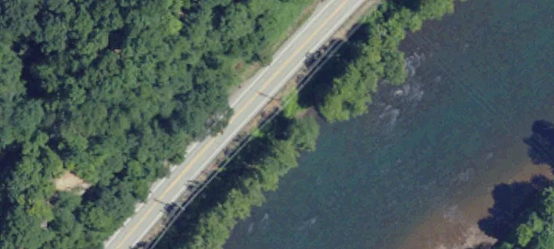 2555-2556 Riv Rd