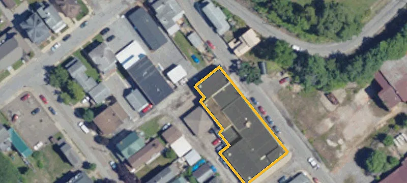 301 Oak Ave