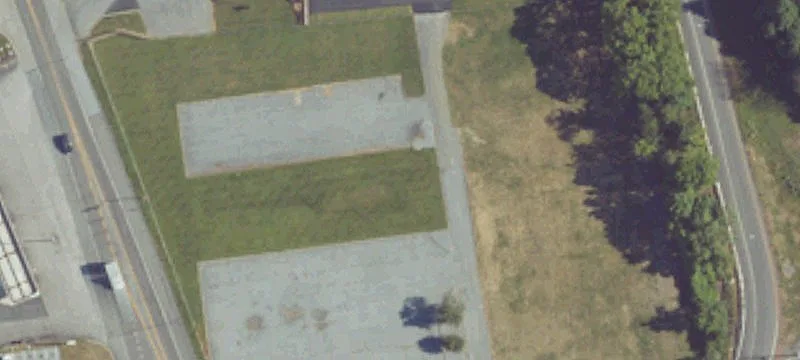 Eisenhower Blvd