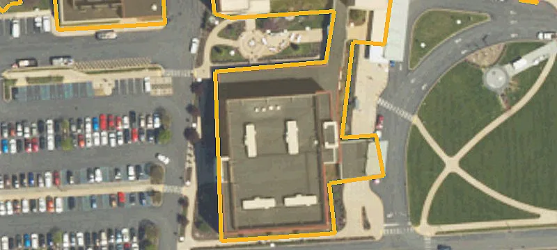 740 High St