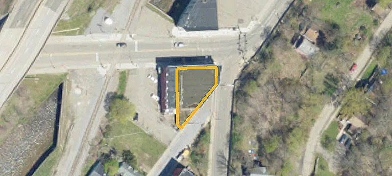 196 Main St