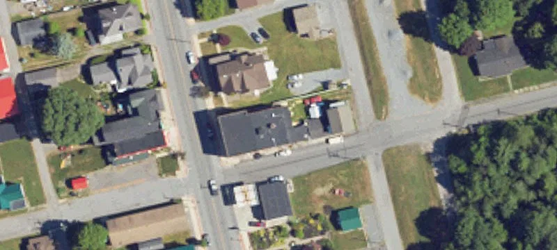 908 Main St