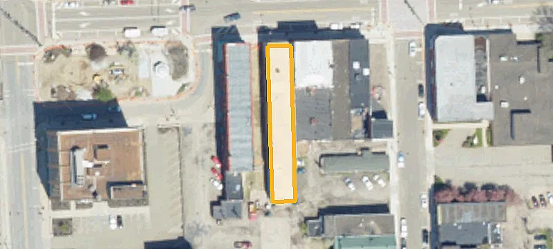 24 Main St