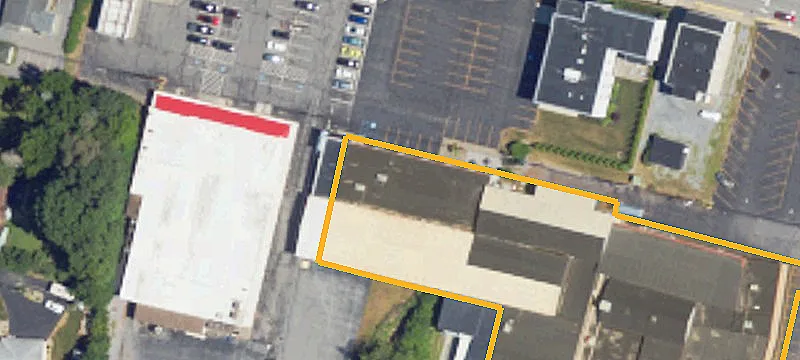1228 Main St