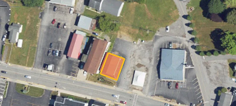 1325 Main St