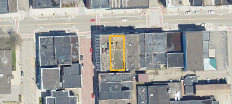 82 Main St