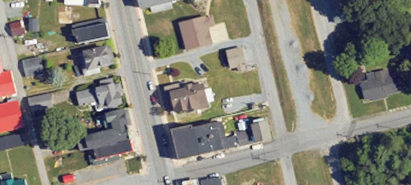 922 Main St