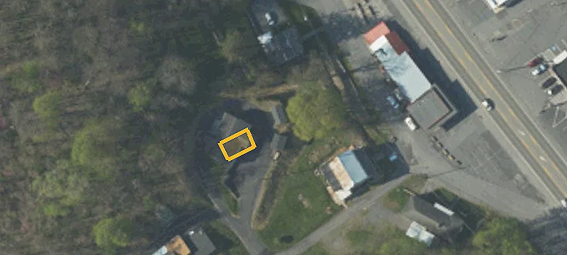 10 Cedar Ln