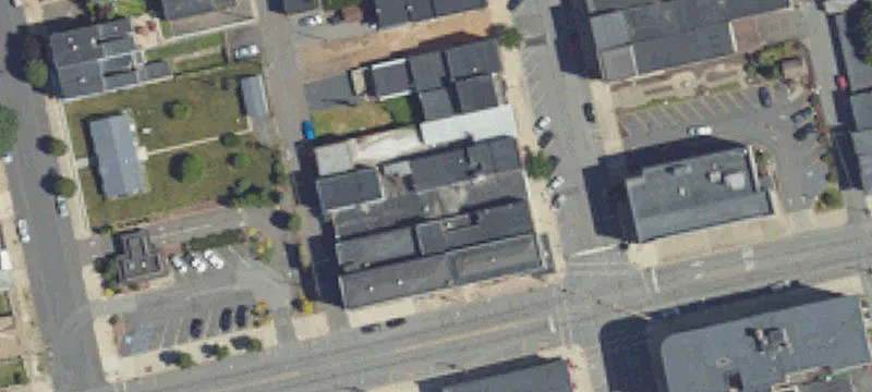 12 Oak St