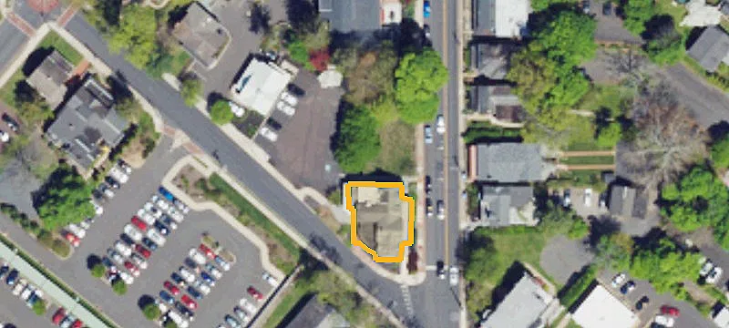 152 Main St