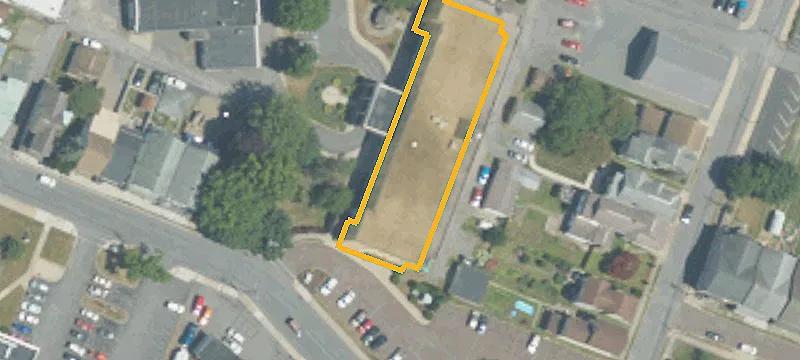 10th At Chestnut St