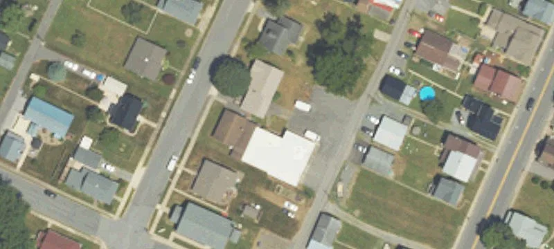 711 High St