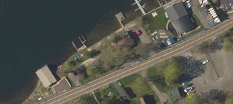 89 Lakeside Dr