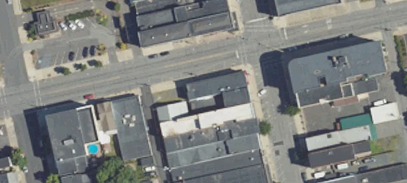 2 4th S Oak St