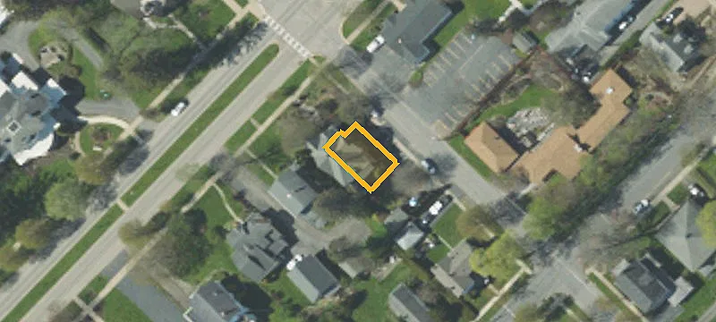 129 Main St