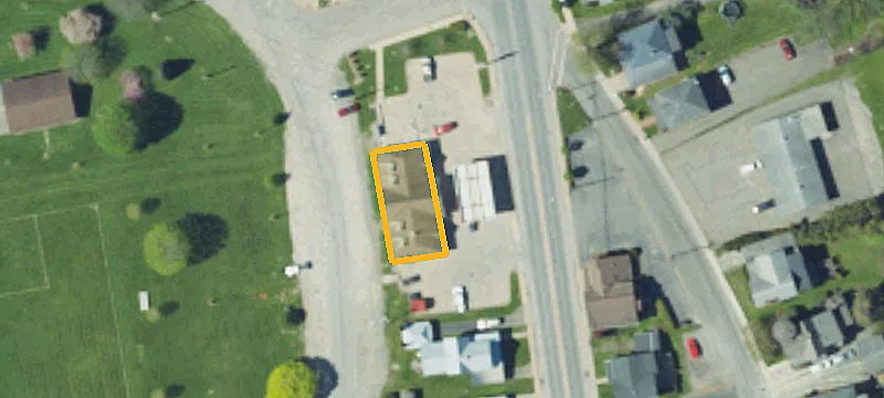 82 Main St