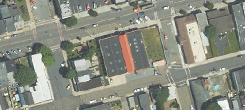 212 Ctr St Side Of