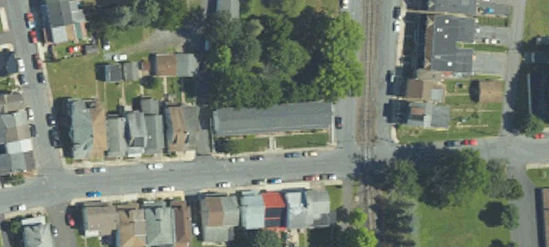214 Laurel St