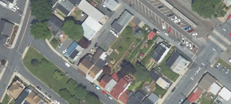 21 Pkwy Parkway