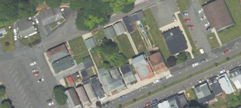 240 4th St