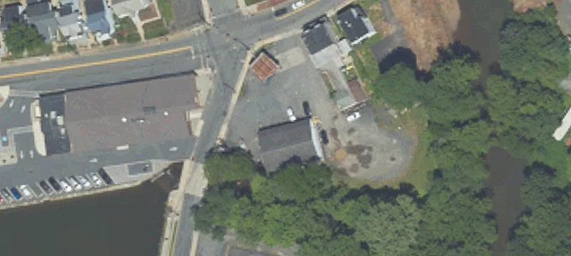 Columbia At N Berne St
