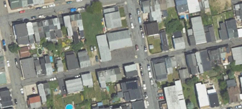 Chestnut St
