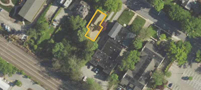 20 Montgomery Ave