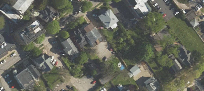 140 Riv St